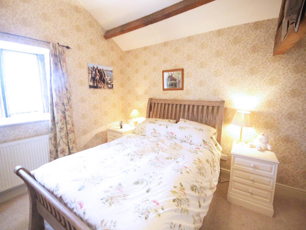 4 bedroom semi-detached house SSTC in Colne - IMG_5327.jpg